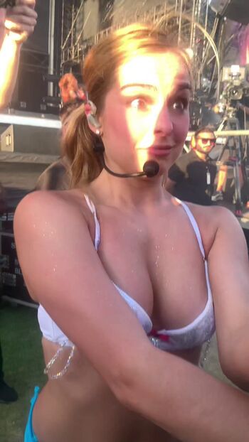 🔥 Addison rae  page leaked private photo uncensored full