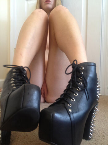 🔥 Amateur girls page leaked private photo uncensored full