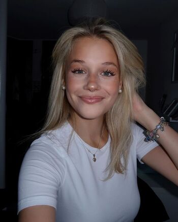 🔥 Annaaaurelia leaked private photo uncensored full