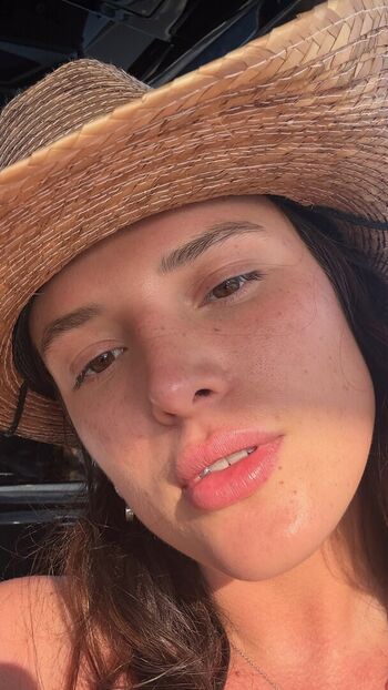 🔥 Bella thorne  page leaked private photo uncensored full