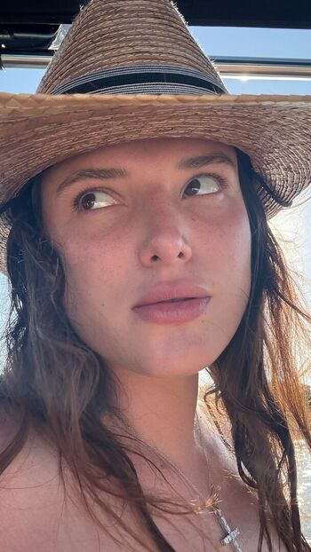 🔥 Bella thorne  page leaked private photo uncensored full