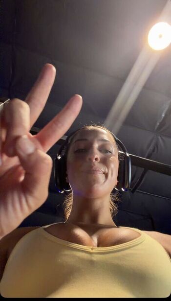 🔥 Builtbybells  page leaked private photo uncensored full
