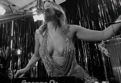 🔥 Djmissshelton  page leaked private photo uncensored full