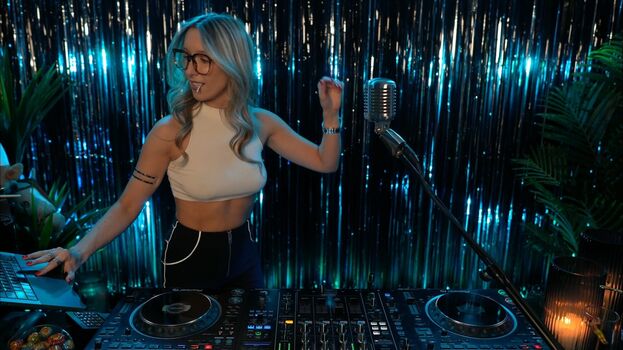 🔥 Djmissshelton  page leaked private photo uncensored full