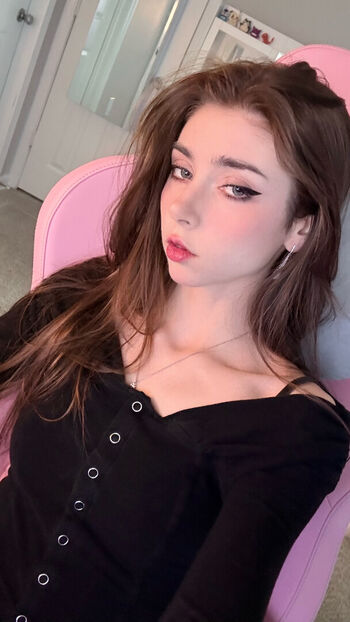 🔥 Duckie cos page leaked private photo uncensored full