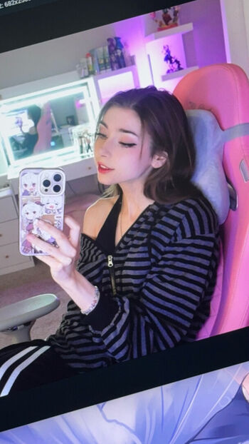 🔥 Duckie cos page leaked private photo uncensored full