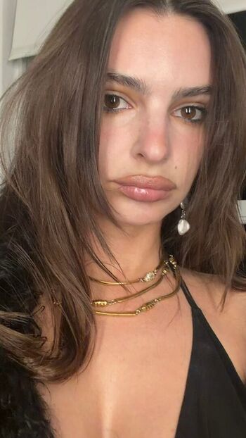 🔥 Emily ratajkowski  page leaked private photo uncensored full