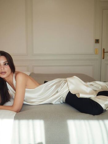 🔥 Emily ratajkowski  page leaked private photo uncensored full