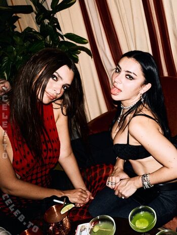 🔥 Emily ratajkowski  page leaked private photo uncensored full