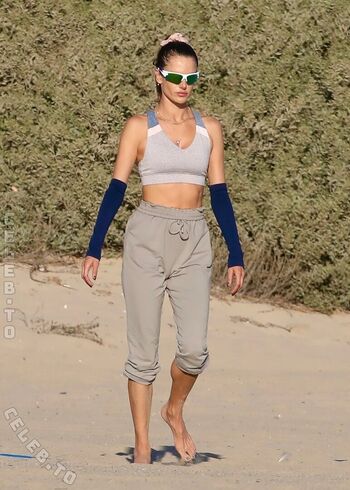 🔥 Emily ratajkowski  page leaked private photo uncensored full