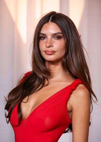 🔥 Emily ratajkowski  page leaked private photo uncensored full