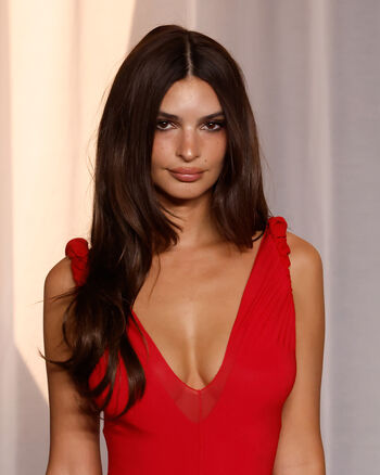 🔥 Emily ratajkowski  page leaked private photo uncensored full