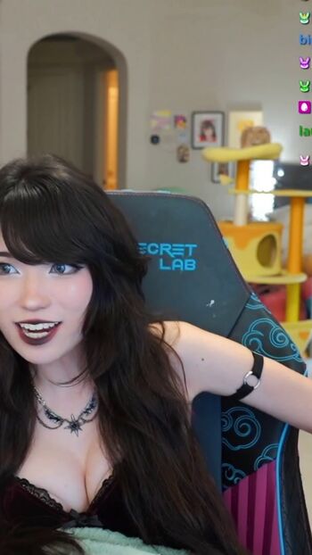 🔥 Emiru  page leaked private photo uncensored full