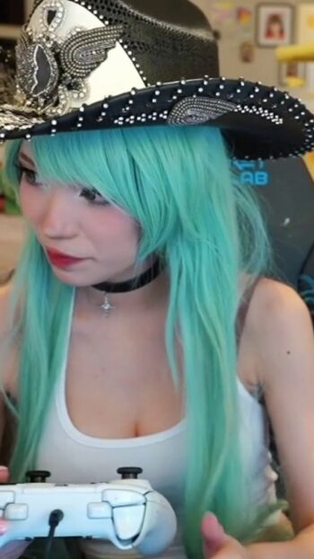 🔥 Emiru  page leaked private photo uncensored full