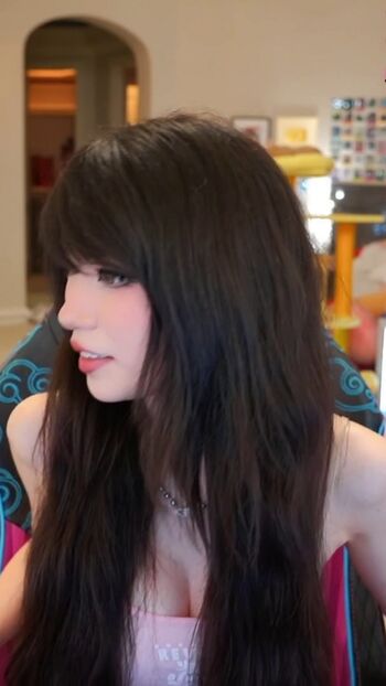 🔥 Emiru  page leaked private photo uncensored full