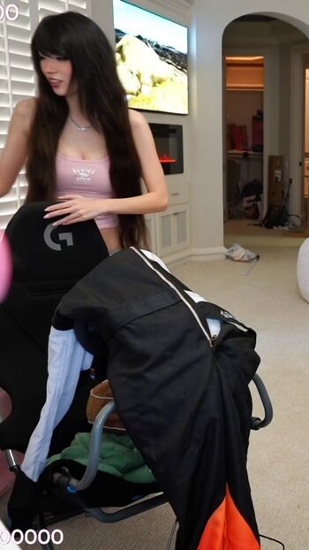 🔥 Emiru  page leaked private photo uncensored full