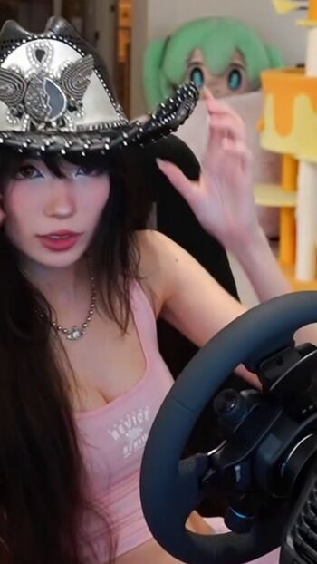 🔥 Emiru  page leaked private photo uncensored full