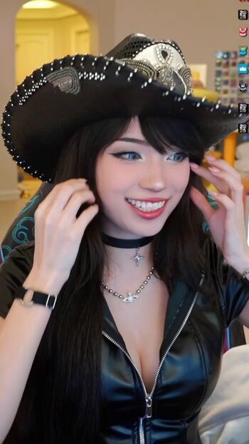 🔥 Emiru  page leaked private photo uncensored full