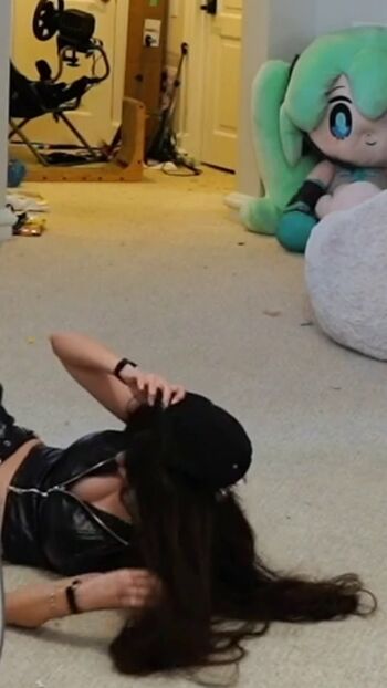 🔥 Emiru  page leaked private photo uncensored full