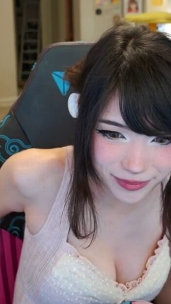 🔥 Emiru  page leaked private photo uncensored full