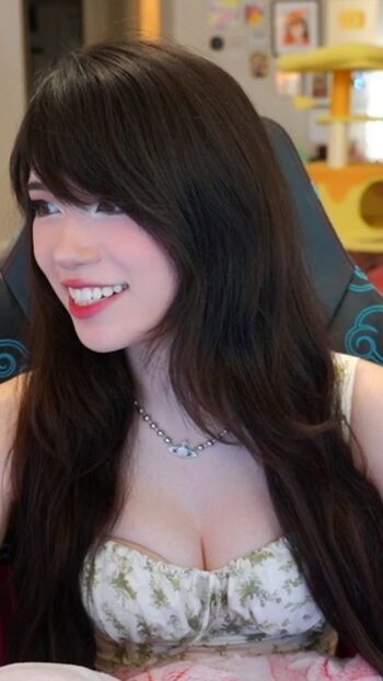 🔥 Emiru  page leaked private photo uncensored full