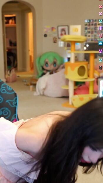 🔥 Emiru  page leaked private photo uncensored full