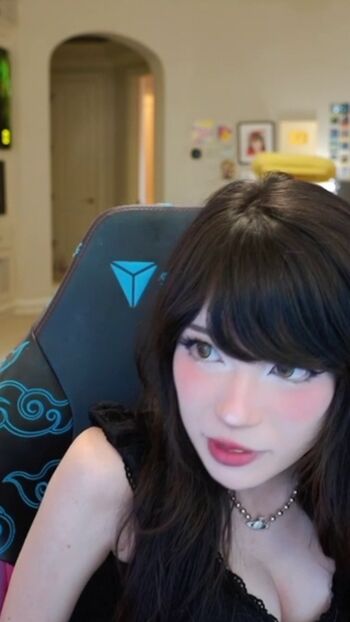 🔥 Emiru  page leaked private photo uncensored full