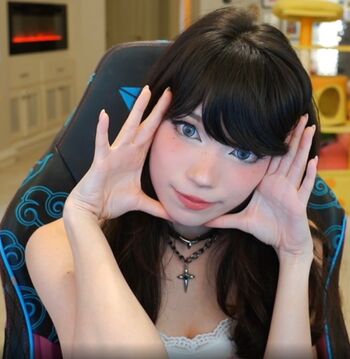 🔥 Emiru  page leaked private photo uncensored full