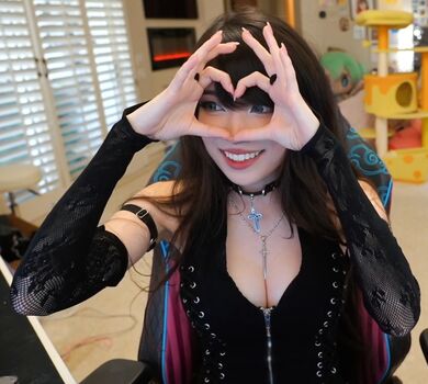 🔥 Emiru  page leaked private photo uncensored full