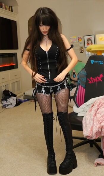 🔥 Emiru  page leaked private photo uncensored full