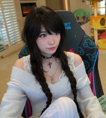 🔥 Emiru  page leaked private photo uncensored full