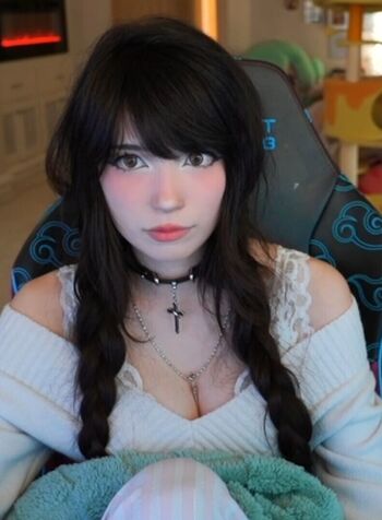 🔥 Emiru  page leaked private photo uncensored full