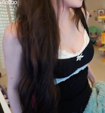 🔥 Emiru  page leaked private photo uncensored full