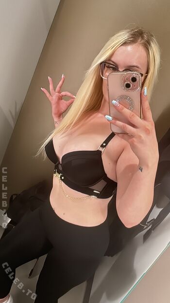 🔥 Hellybunny leaked private photo uncensored full