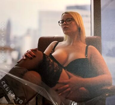 🔥 Hellybunny leaked private photo uncensored full