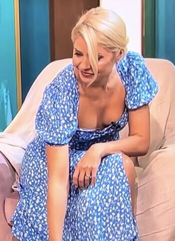 🔥 Holly willoughby page leaked private photo uncensored full