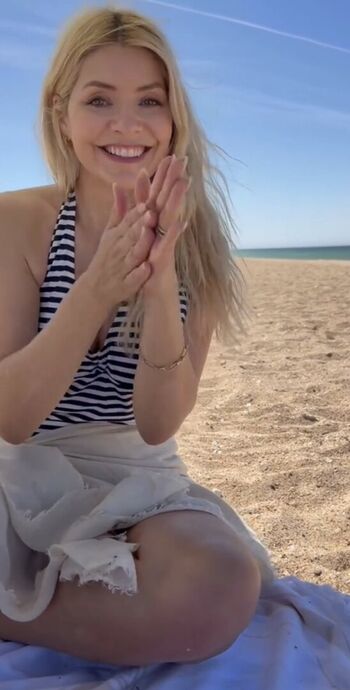 🔥 Holly willoughby page leaked private photo uncensored full