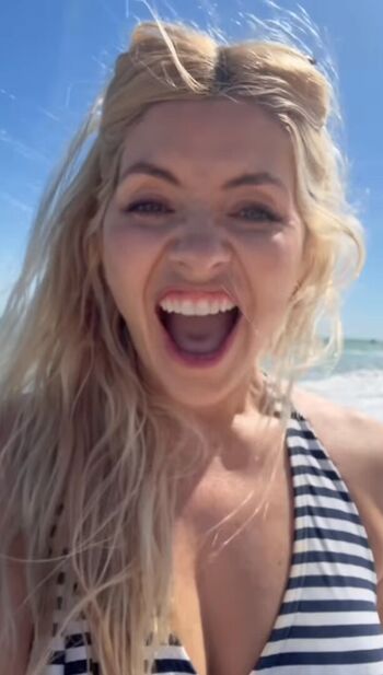 🔥 Holly willoughby page leaked private photo uncensored full