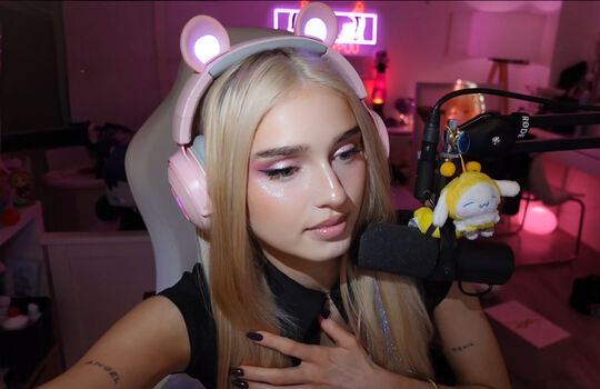 🔥 Honeypuu  page leaked private photo uncensored full