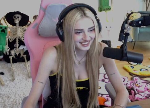 🔥 Honeypuu  page leaked private photo uncensored full