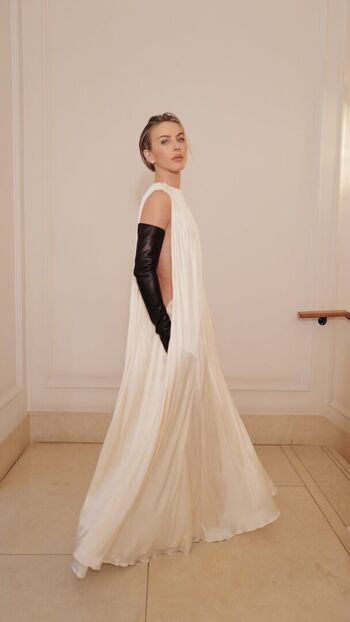 🔥 Julianne hough page leaked private photo uncensored full