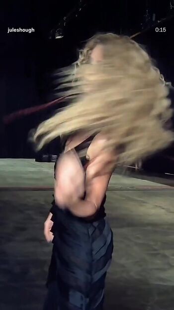 🔥 Julianne hough leaked private photo uncensored full