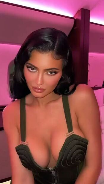 🔥 Kylie jenner  page leaked private photo uncensored full
