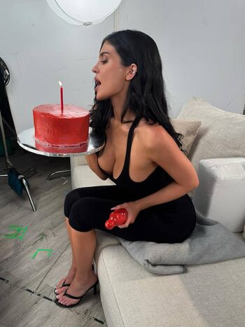 🔥 Kylie jenner  page leaked private photo uncensored full