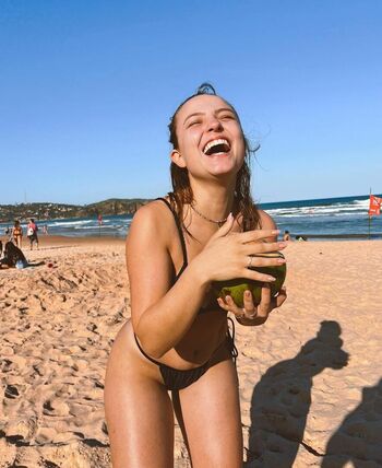 🔥 Larissa manoela page leaked private photo uncensored full