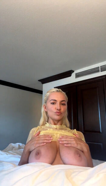 🔥 Lindsey pelas  page leaked private photo uncensored full