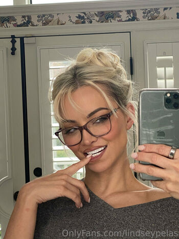 🔥 Lindsey pelas  page leaked private photo uncensored full