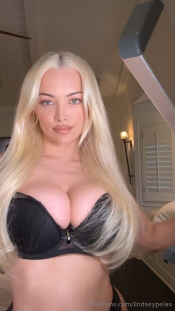 🔥 Lindsey pelas  page leaked private photo uncensored full