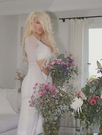 🔥 Lindsey pelas  page leaked private photo uncensored full