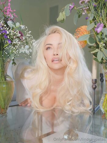 🔥 Lindsey pelas  page leaked private photo uncensored full